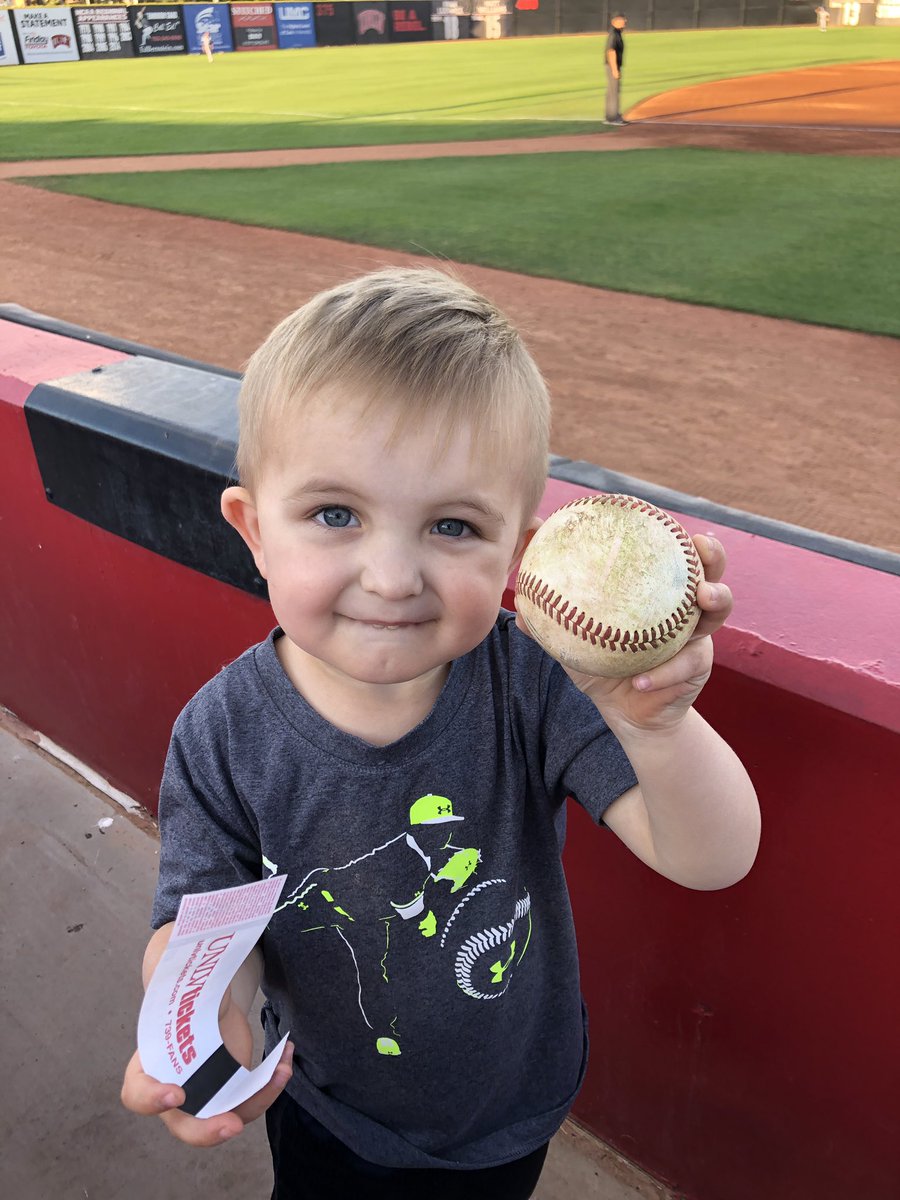 Scottyjameson3's tweet photo. Thanks @BrandoPetey04 @SJSUBaseball for giving my little boy a ball tonight and helping grow his excitement for baseball! It made his night. Good luck the rest of the year! https://t.co/WPzGgkNezy