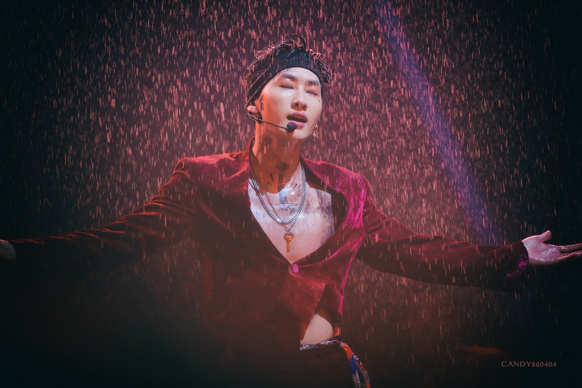 CANDY860404's tweet photo. 190413 The D&amp;E Concert in Seoul Day-1
#EUNHYUK #은혁 #ウニョク @AllRiseSilver https://t.co/EGnCtVsLFE