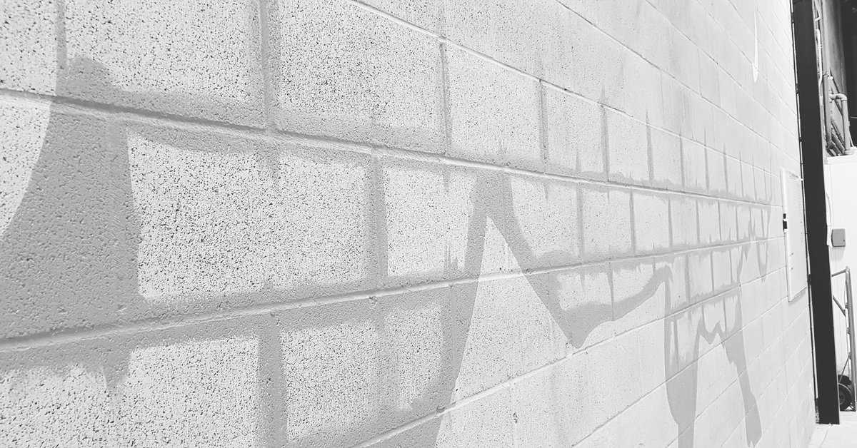redbisonbeer's tweet photo. Do you see me??
.
.
#redbison #yycofred #yycofredbison #mural #art #brewerytalent #red #YYCLocal #YYC #BrewmudaTriangleYYC #Calgary #flames #CalgaryFlames #goflamesgo #michaelrocks #priceless #painting #wallart #wallpainting #craftbeer #breweryart https://t.co/XUJGUiqHsd