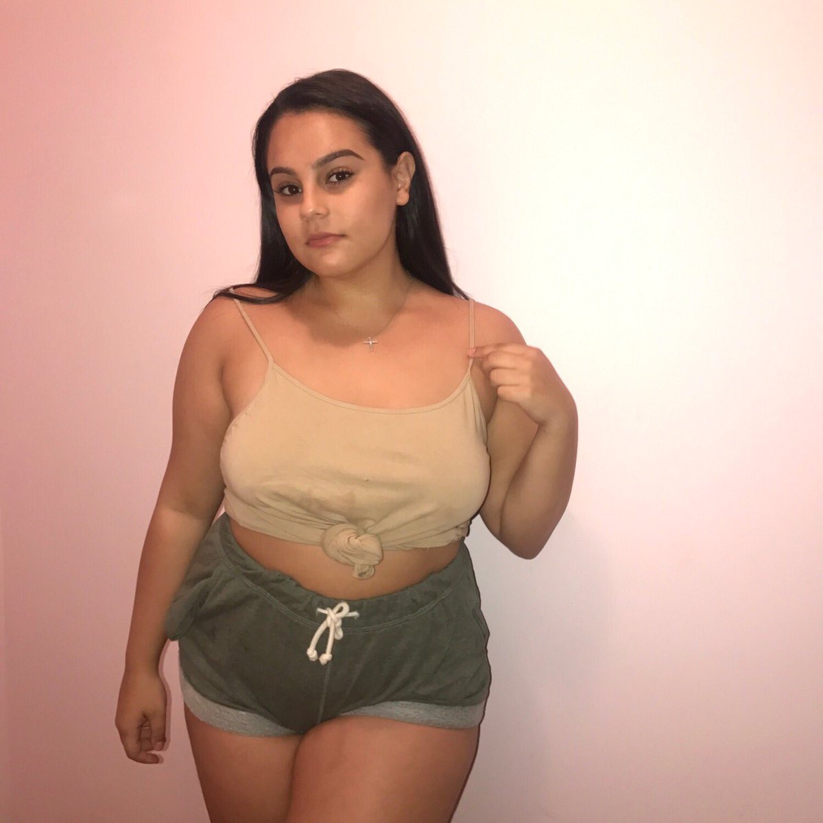 ltsbellababy's tweet photo. within 1 month i went from this... to THIS!!!! https://t.co/Y2GkrF0wyh