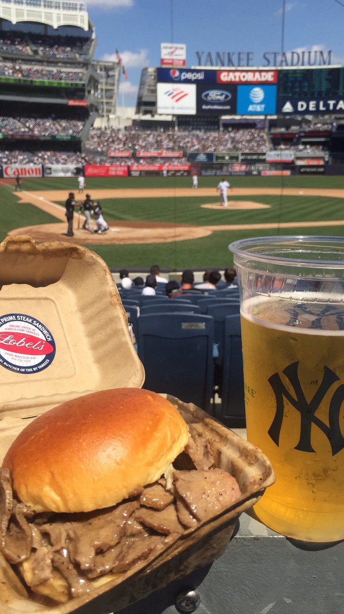 jml8682's tweet photo. The first one of the Yankees Season is always the best! Love @LobelsSince1840! #Nomalicious #MyLobels #LGY #GotMeat #MyFavoriteAtMyFavoritePlace #Cheers #ChaseFor28 #PinstripePride #YankeeStadiYUM https://t.co/19ogaglnqS