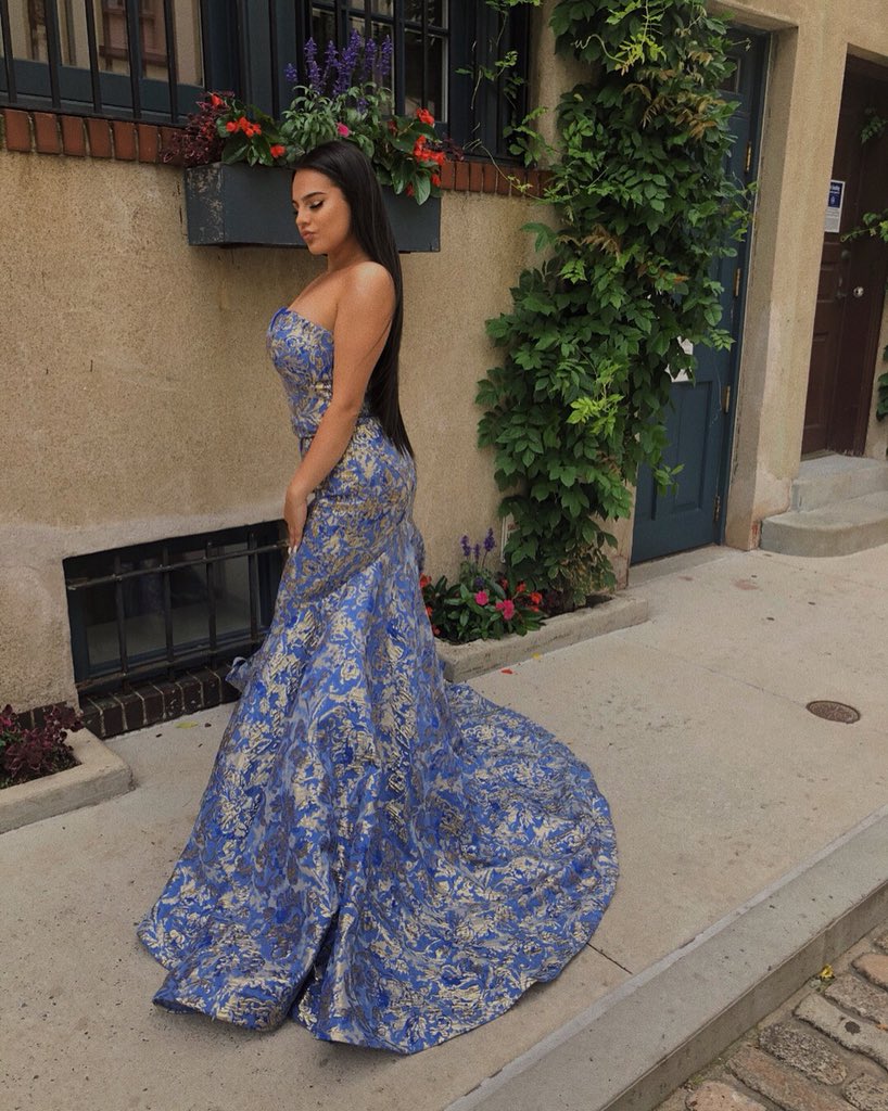 ltsbellababy's tweet photo. i used to feel like a whale in dresses and now i felt like a whole snack! https://t.co/XphzUtcM9F