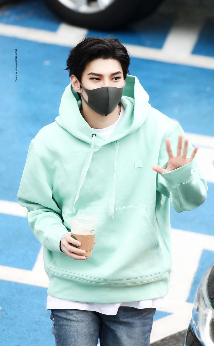 HEALINGTIME_TW's tweet photo. 190414 성남 엘리자벳 출근
#VIXX #빅스 #LEO #레오 #정택운 
#엘리자벳 #토드 #택토드 #죽음 @JUNGTW_LEO

촉촉히 비오는 봄날🌸☔️
민트민트해서 참 이쁜 택운아!!💚
마지막 택토드!!
눈으로 마음으로 잘 볼께💕 https://t.co/nuq5L1hwmq
