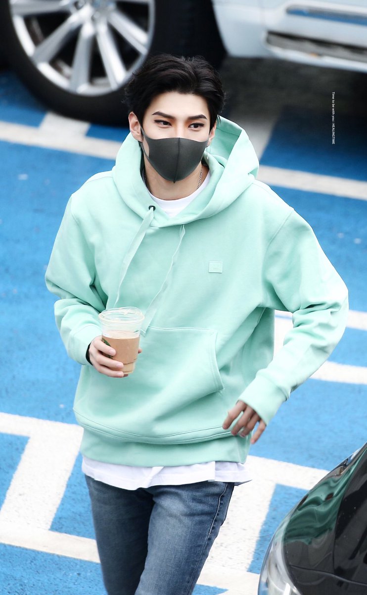 HEALINGTIME_TW's tweet photo. 190414 성남 엘리자벳 출근
#VIXX #빅스 #LEO #레오 #정택운 
#엘리자벳 #토드 #택토드 #죽음 @JUNGTW_LEO

촉촉히 비오는 봄날🌸☔️
민트민트해서 참 이쁜 택운아!!💚
마지막 택토드!!
눈으로 마음으로 잘 볼께💕 https://t.co/nuq5L1hwmq
