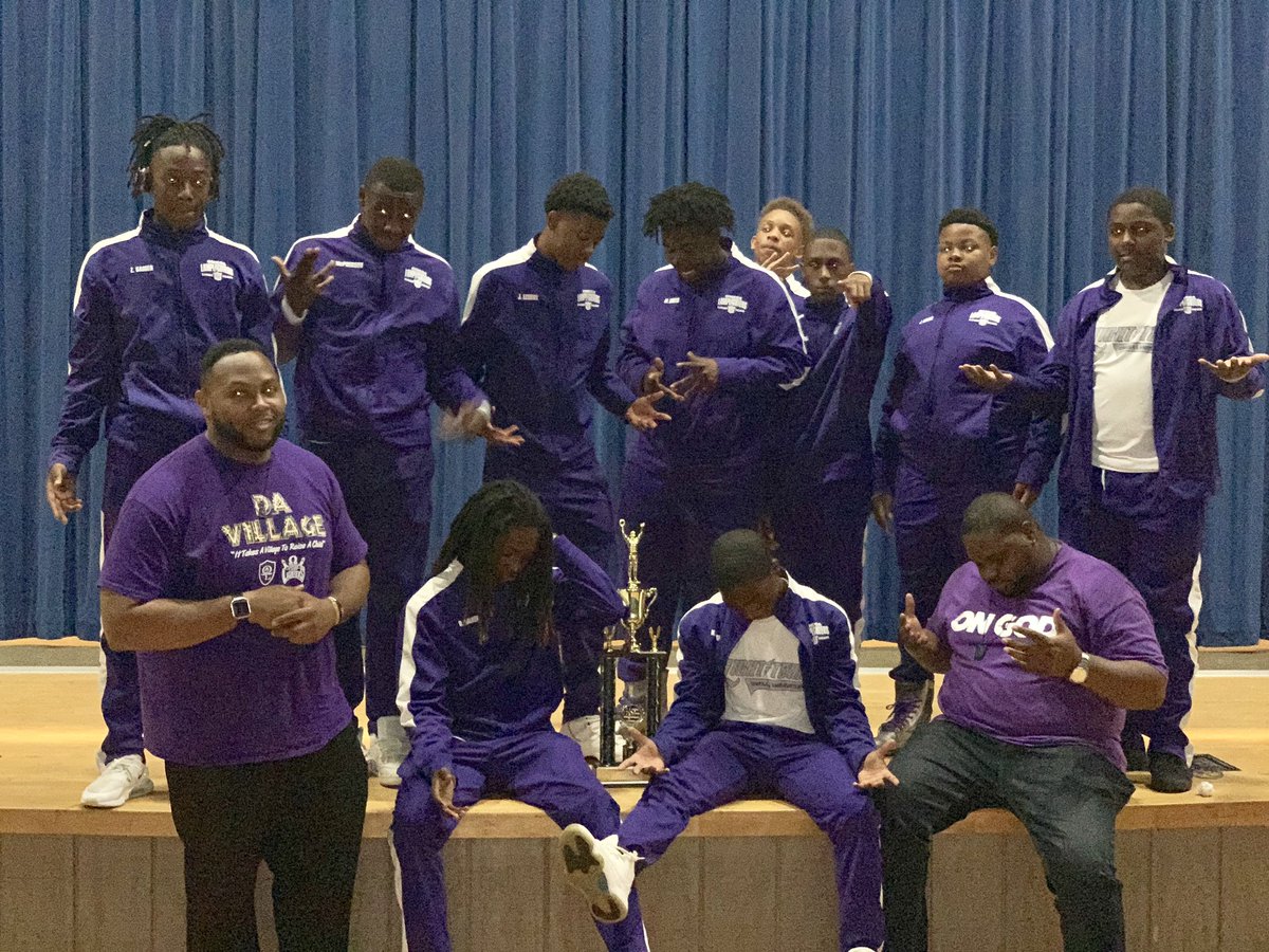 TheRoyleKing's tweet image. Me: I’m 12 years in the fold (@OfficialOPPF) today I need that 🏆. 

Them: Crowns Only right #LullyPose * #KingPose

Me: 🤦🏾‍♂️ proud of the @Lamplighters850 - #LightTeam! Forever Thankful to @UpsilonPsi #FAMUQues