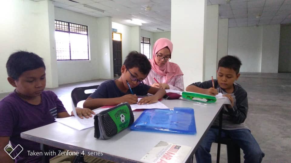 MRAPenang's tweet photo. [UPDATE MINGGUAN]

#ProjekIQ sesi ke-11 telah dijalankan pada hari Sabtu 13 April 2019. 

Hat off to the students who wake up early morning and to the volunteers who spend the time with us. 

#ProjekIQ are nothing without you guys. 

#PermatangPauhdihatiku
#TuntutIlmuTawanDunia https://t.co/pvWol8tbvZ