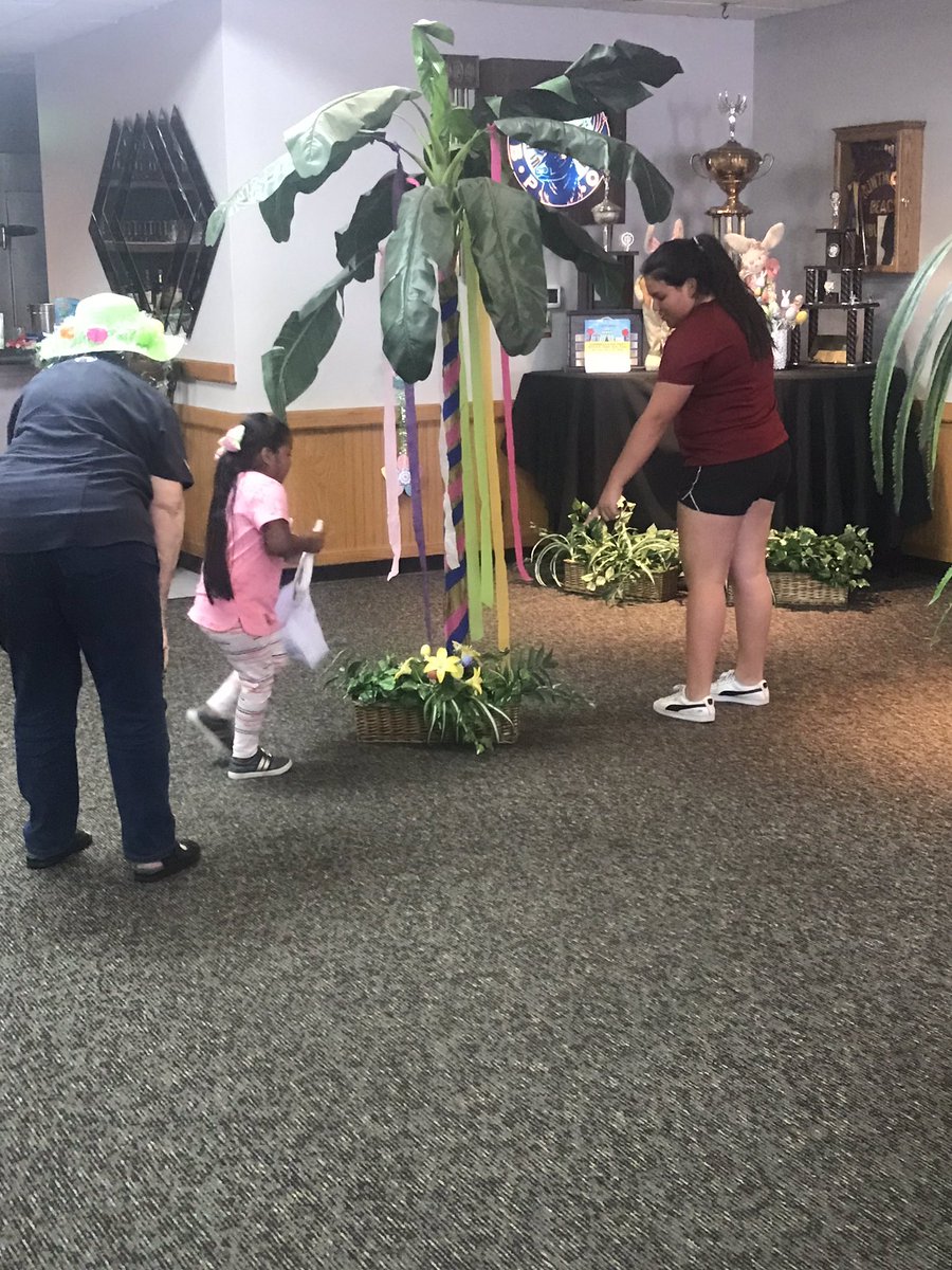 Thank you Nivea for representing the Varsity team at the Elks Easter egg hunt! She had one of her friends and her little sister help her today. Thank you so much girls for helping!!