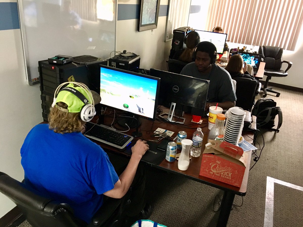 CortexCoGaming's tweet image. It’s amazing the types of rigs these players drove in with from all across the state, and a few from out of state...
#CortexCoGaming #CortexGaming #Gaming #GamingLounge #FuquayVarina #Coworking #CoGaming #FuquayCoworking #LANAGEDDON #LANParty #LANParty2019 #Lanageddon2019