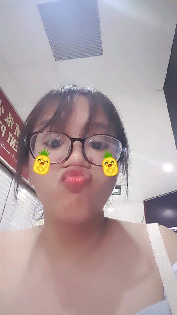 maricrisantiago's tweet photo. HBD cha-ching gorl #2 !! 🎈🎉 Di kasi tayo close kaya ito lang hehe 😂 Ingat &amp; godbless @frincesdator https://t.co/XFE80nbOfv
