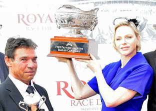 TurfTalk1's tweet image. Princess Charlene loved Turffontein's 'Day Of The Underdog'. turftalk.co.za/turffonteins-d…