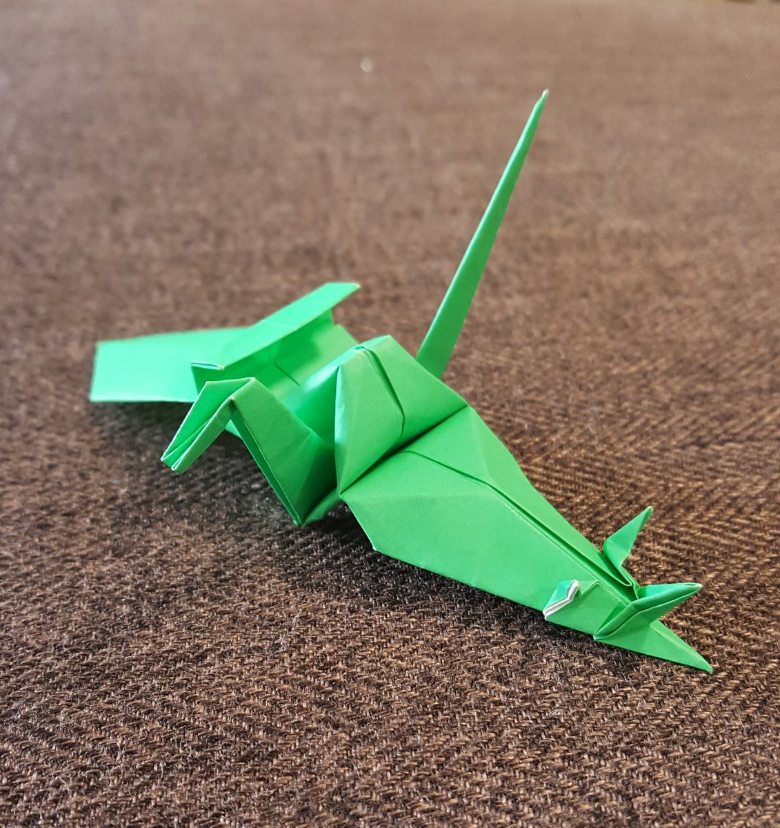 O Xrhsths Tatsumi Sto Twitter 有澤悠河さん Arisannoorigami が折り鶴のバリエーションを創作している事にインスパイアされて ザクっぽい折り鶴 を折りました 有澤さんの かどまつる の基本構造を参考にしています ガンダム好きのお見舞いには これの千羽鶴