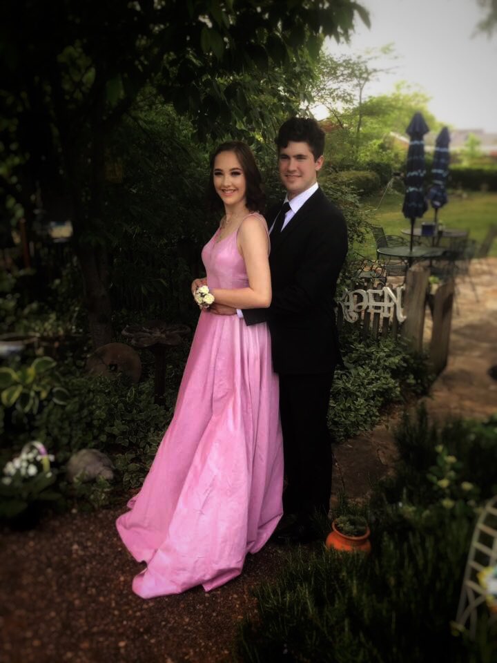 Acidic_Chloe's tweet image. 9 years apart but love came through. @taylorswift13 thank you for writing a great song that would forever be our love song. #Teardropsonmyguitar. I love you Drew🥰😘😍