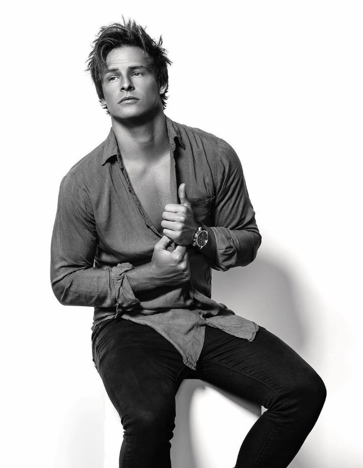 004Brooklyn's tweet photo. Were you one of the lucky ones to see @TrentBell90 gigs in Sydney and/or Melbourne recently? If so, I hope you really enjoyed every musically perfect second of the shows 🎼👌Here’s looking forward to what’s next... #newmusic #moregigs #SupportAussieMusicians https://t.co/U6bbzOal4r