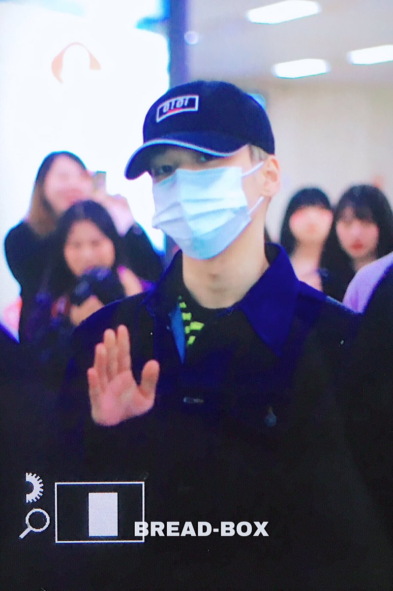990316_breadbox's tweet photo. 190414 GMP 입국 Preview

안뇽~~조만간보자✨

#유 #유토 #미즈구치유토 #미즈구치_유토 #U #YUTO #水口裕斗 #ゆうと #온앤오프 #ONF #オンエンオフ #사랑하게될거야 #Bread_box 

#사랑스러운_귀여운_고양이

@WM_ONOFF https://t.co/VpSjiVKAf7