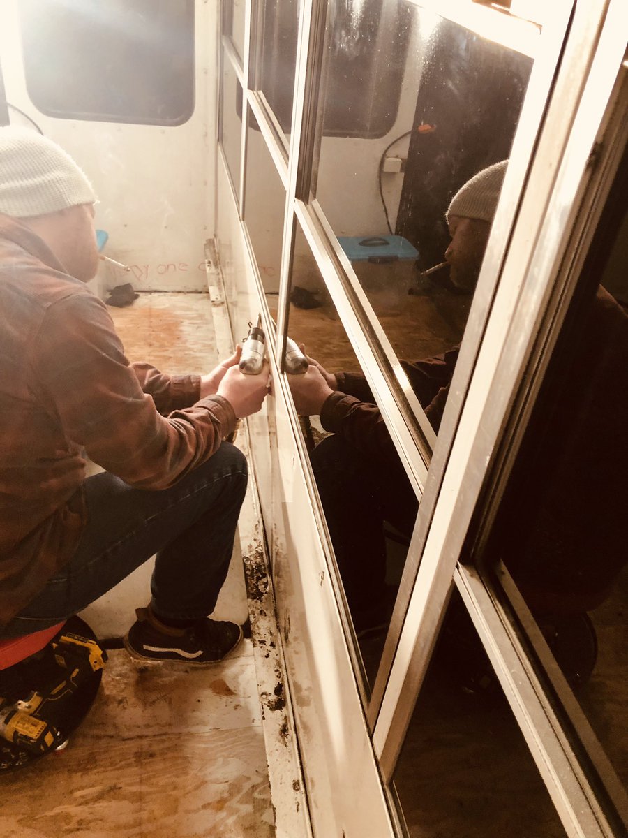 busnameMcGeekin's tweet photo. Rivets are coming up quickly with our air chisel. By far the best way we’ve tried #toolssavelives #shortbusconversion #rivets https://t.co/6B49ls7x4Q