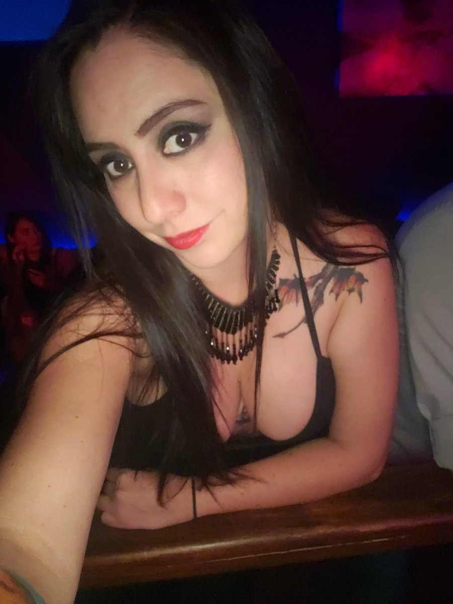 Noche de chuecassss #camgirl #SeductorasTeam #SabadoDeSeduccion