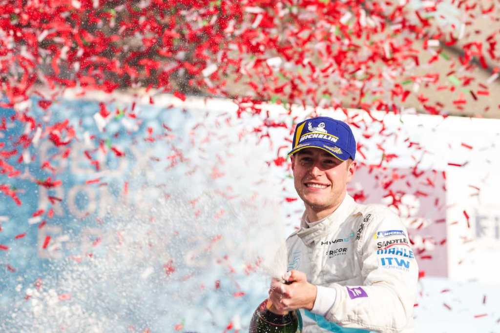 .@hwaag_official feiert ersten Podestplatz: Platz 3 für <a href="/svandoorne/">Stoffel Vandoorne</a> #RomeEPrix , Ausfall von <a href="/GaryPaffett/">Gary Paffett</a>; <a href="/FIAFormulaE/">Formula E</a> <a href="/f_chiocchetti/">Franco Chiocchetti</a> <a href="/zf_group/">ZF Group</a> #FormulaE #FormelE -> bildpresse2010.wordpress.com/2019/04/14/fe-…