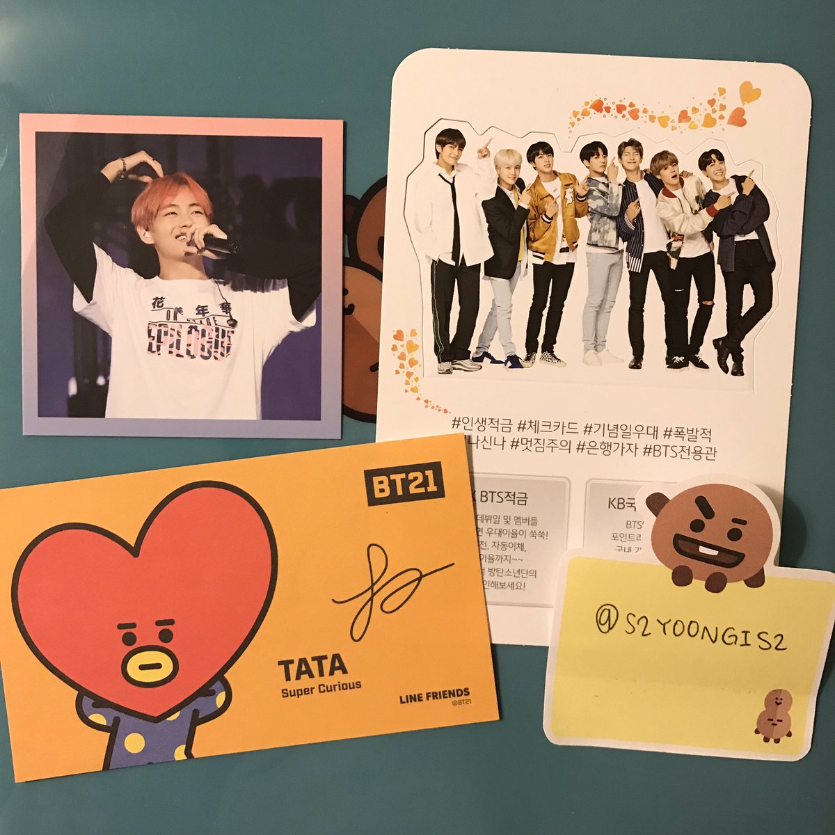 dear_cbg's tweet image. [WTT: EPILOGUE ON STAGE 2016 DVD ]

HAVE:
-V/TAEHYUNG
[BENT]so will include ALL(KBbank standee&amp;amp;signed tata) that r in the pic

WANT: 
-SUGA/YOONGI

LOCATION: CA, USA
WW: X

-STAMPED MAIL ONLY*
-Check my pinned tweet 

@BTStrading_USA @BTSTradingPC @BTS_trading @tradkpop