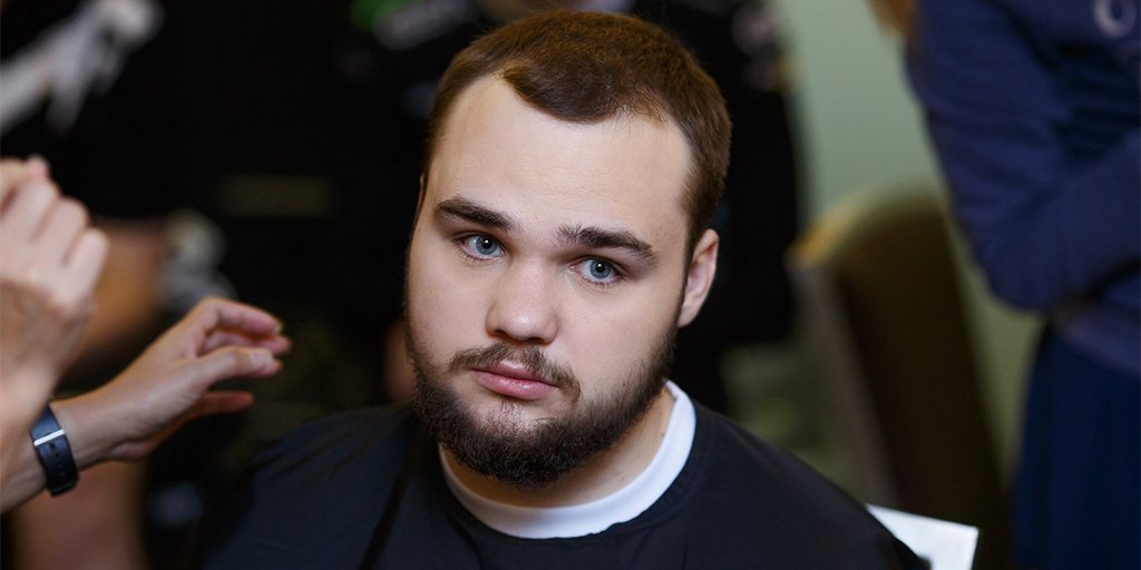 D4G0DcaXoAM_3Te?format=jpg&name=medium