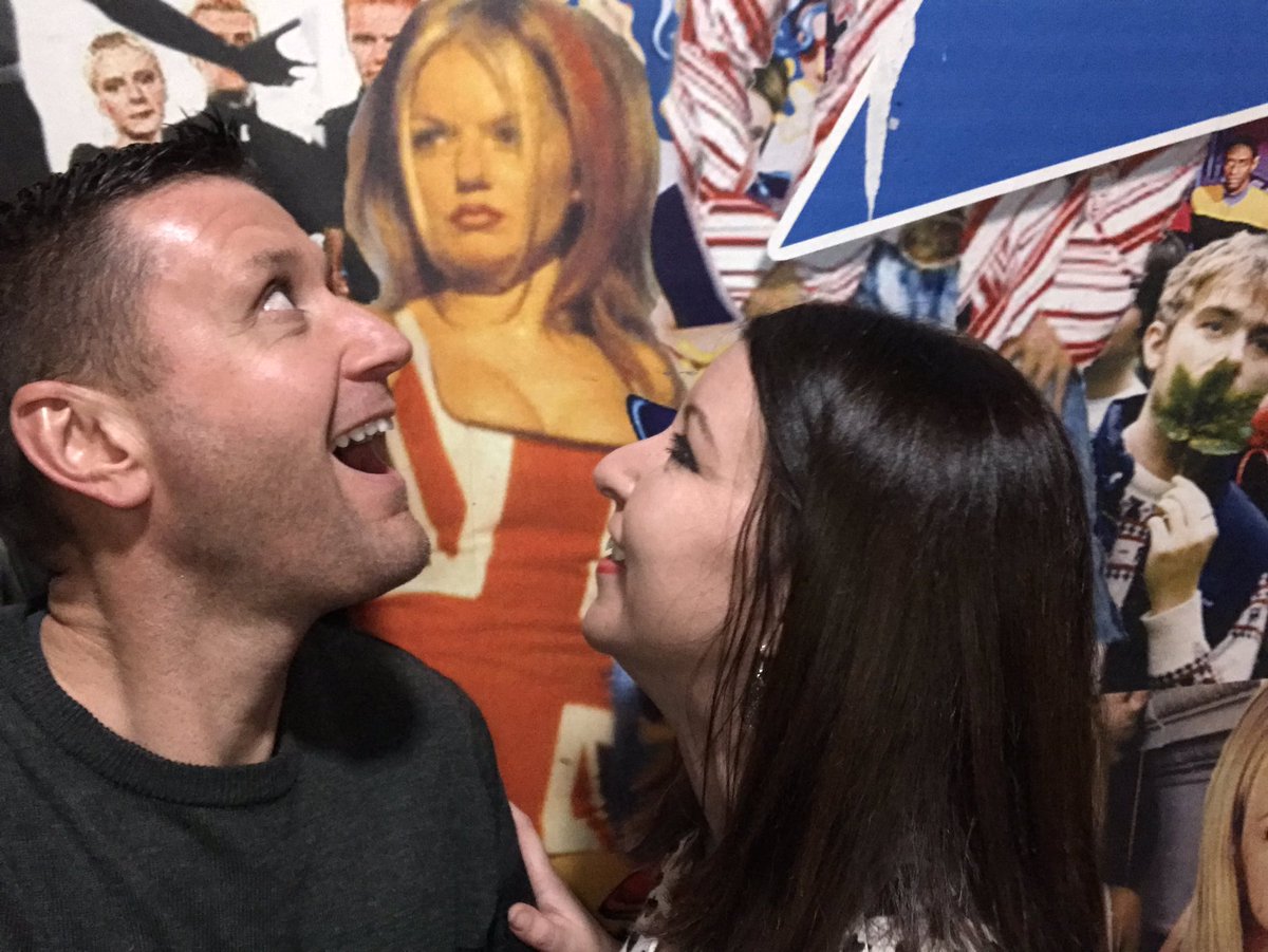 boromike2001's tweet photo. @GeriHalliwell not long to go ✌🏻 https://t.co/XhuBmqlrtv