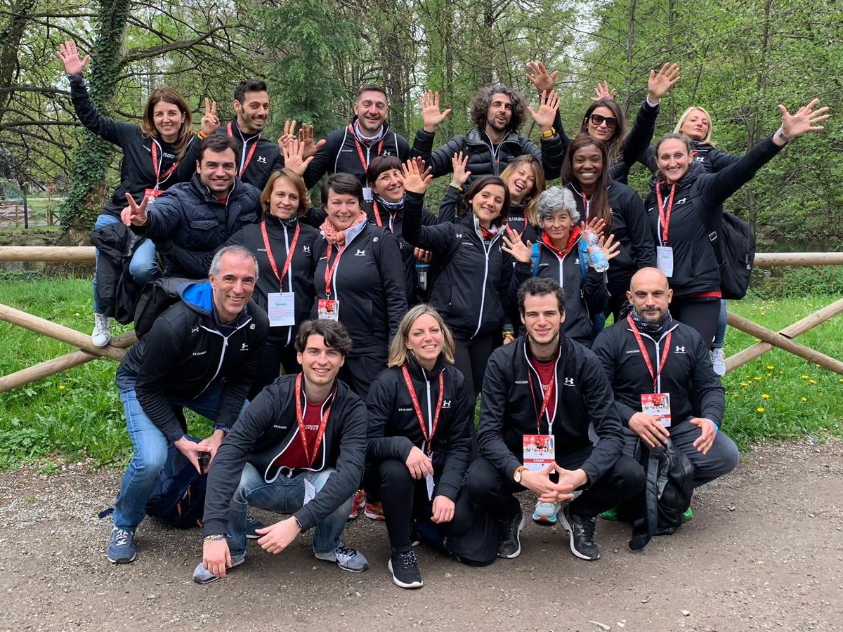 EkisCoaching's tweet photo. Appena una settimana fa il team #EkiSport festeggiava così una giornata straordinaria a supporto dei runners della @milanomarathon!

Il nostro impegno prosegue, lunedi alle 18.30 saremo in diretta sulla pagina Facebook Milano Marathon con @AndreaEnergy25

#MilanoMarathon #Running https://t.co/TRYzgURopM