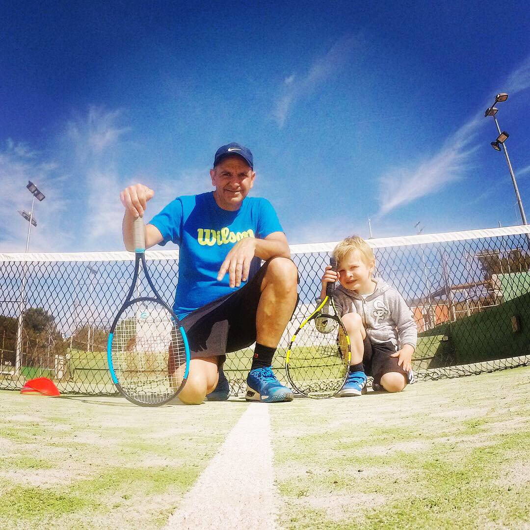 10martinrocca's tweet photo. Un MiniPlayer suizo suelto en Tarragona. 😃🎾🇨🇭
#tennis #coach #kids #miniplayers #nicevisit #tarragona https://t.co/GkBMIEW1pi