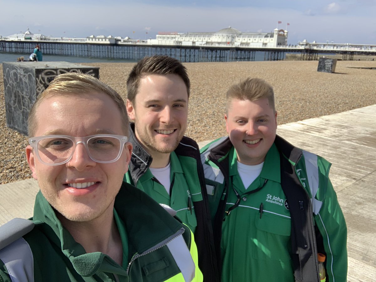 The sun is beating down on #Brighton for the #BrightonMarathon2019! Such a huge number of #volunteers dedicating their time to ensure those who become unwell have the best care delivered! @stjohnambulance #Nurse #MarathonMedic #EmergencyNurse