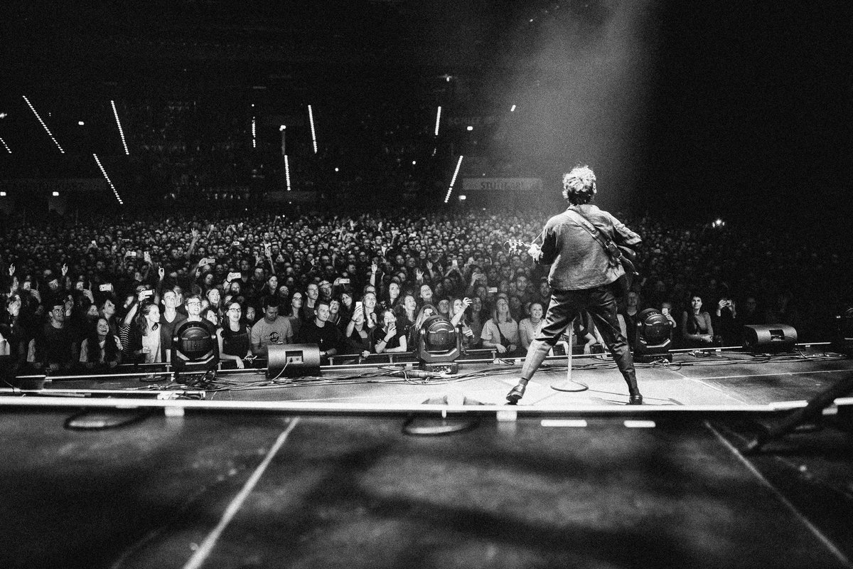 thekooksmusic's tweet photo. Unbelievable stuff at https://t.co/GZhbZwc9GB - so many of you still loving a little song we made over a decade ago. Thanks to each and every one of ya. X 😘 https://t.co/IZFb5jLnxU