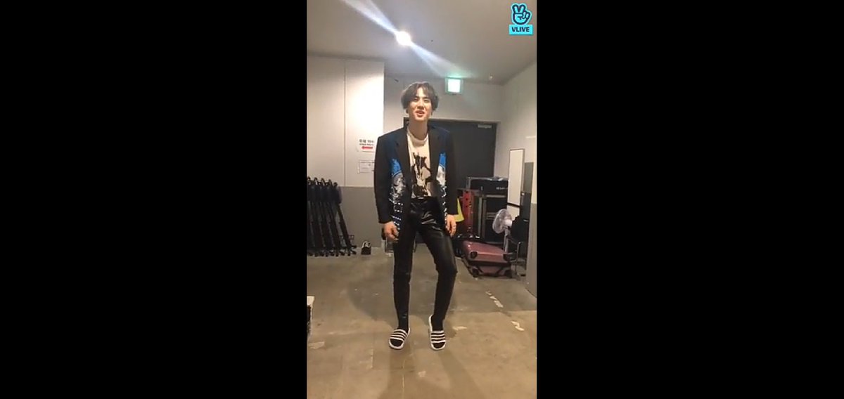 Jhajarr1989's tweet photo. Fighting ✌✌💕💕💕
#JB #Yugyeom #MCMark
#GOT7 #갓세븐
#Jus2 #저스투
#Jus2_FOCUS
#Jus2_FOCUS_ON_ME
#Jus2_FOCUSTOURinTaipei
@GOT7Official https://t.co/MCQS7aV8Rz