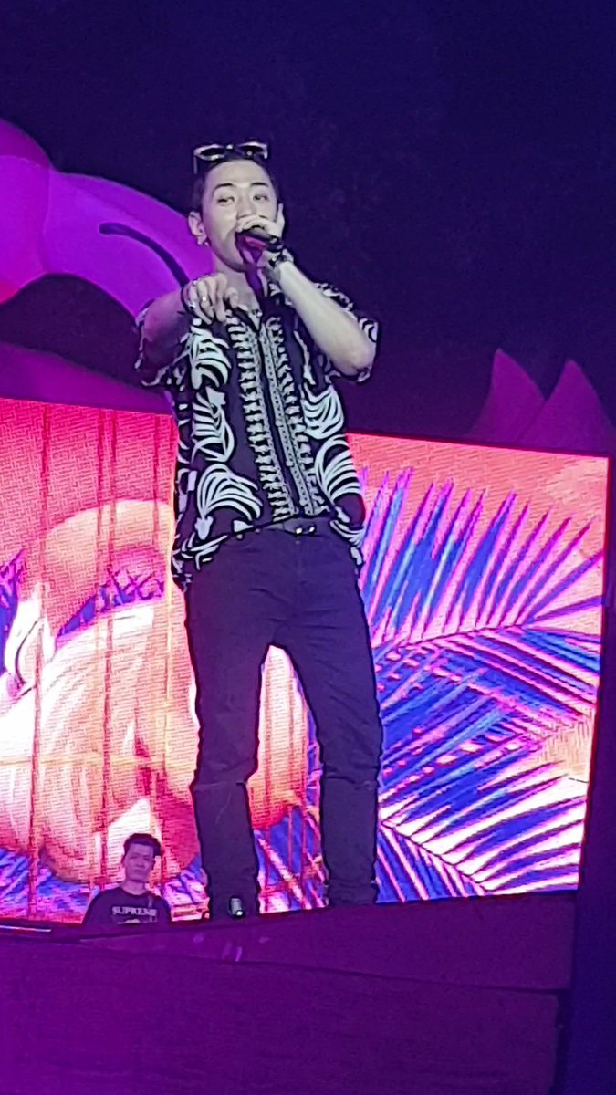petcharat95's tweet photo. เกินคุ้มมากก หล่อเกินเบอร์ อ้อยเก่งเกินเบอร์ #volofestival #Callmegray https://t.co/jDJuttvITl