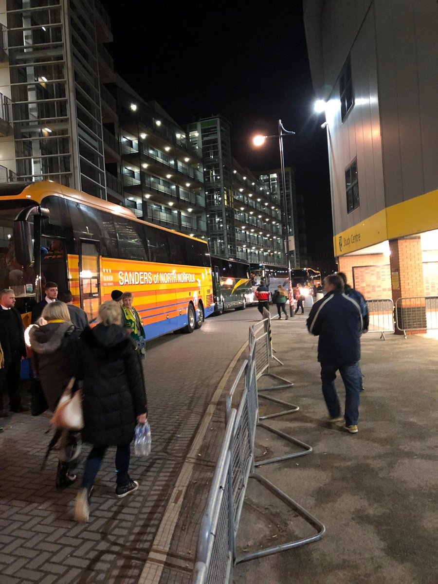 NorwichCityFC's tweet photo. 2️⃣6️⃣ coaches on the way to Wigan, all set off from Carrow Road by 5am! 👏 #ncfc 

See you at the DW Stadium, Canary fans!🐥 https://t.co/kLVx9PZAMy