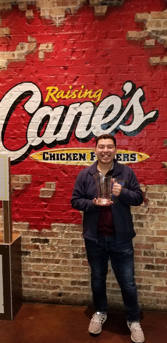 TheJeremySolis's tweet photo. i dunked in canes sauce https://t.co/golIkgVjx6