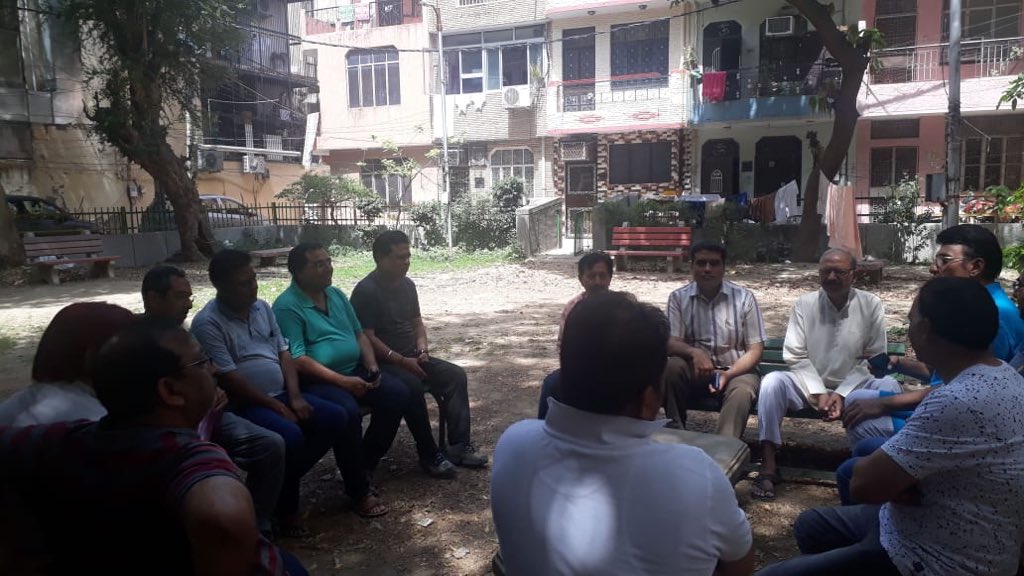 CASARVESHMAHAJN's tweet photo. Team of ten volunteers including 2 youth &amp; 2 first time voters formed at PS 13-14 of Hari Nagar Assembly 4 app.2000 voters with a target of 100% voting for #NamoAgain. It has been decided to hold age wise meetings for better reach. 
Revert for joining the network #FriendsOfNamo. https://t.co/2gGcQm7u2g