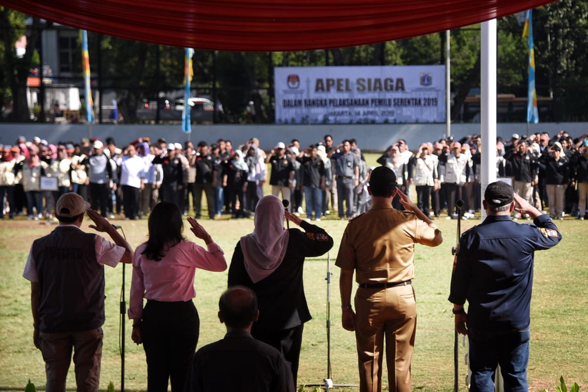 aniesbaswedan's tweet photo. Apel Siaga Pemilu Serentak 2019

Selamat bertugas bapak ibu. Jaga kehormatan, jaga kepercayaan dan tunjukkan pada Indonesia bahwa DKI Jakarta bisa jadi contoh penyelenggaraan pemilu yang baik.

#Pemilu2019
#DKIJakarta 

https://t.co/GqUOcfwYBm https://t.co/llyW9pTZqW