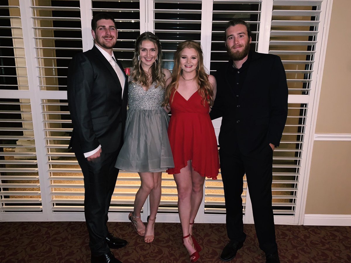 calibenton's tweet photo. Semi-formal w the bestest franssss 🤩🤩🤩 https://t.co/FwihTpzW26