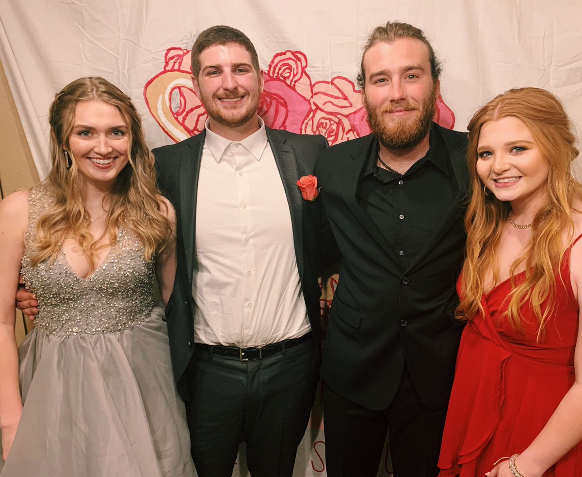 calibenton's tweet photo. Semi-formal w the bestest franssss 🤩🤩🤩 https://t.co/FwihTpzW26