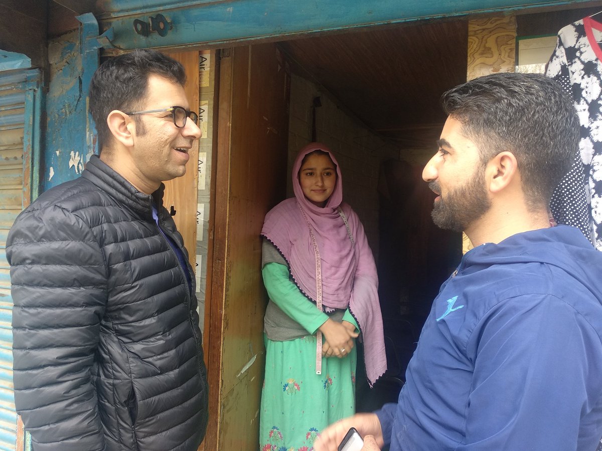 wyathservices's tweet photo. #SundayMotivation Director #JKSSDM @pgn_suhail & MD @wyathservices @salroo87 @darmudasar interacting with passout candidates under #CSSM of PMKVY at their work place in remote village of #Zangli Kupwara (#Safeena & #Shaheena ). @NSDCINDIA @SkillJK @PMKVY_INDIA @ssc_amh https://t.co/hQumZB3Ikm