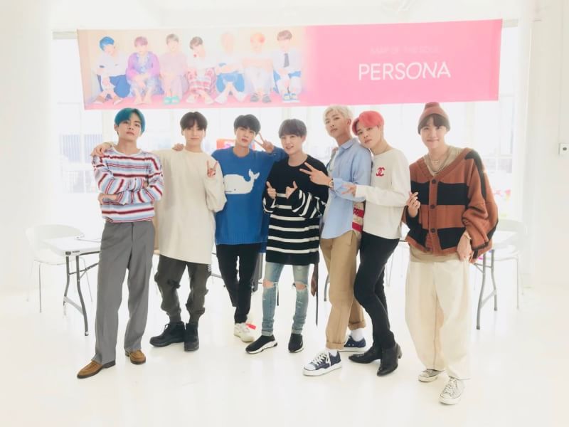 namjcex's tweet photo. bts_bighit twt update : 

[#오늘의방탄] 컴백과 함께 돌아온 BTS 꿀에펨 06.13 컴백 스페셜 라이브쇼를 늦은 시간까지 (또는 아침부터😉) 시청해주셔서 고맙습니다!😘💜 #컴백무대기대해주세요 #작은것들을위한시 #작은시 https://t.co/4I7CSEzWk7