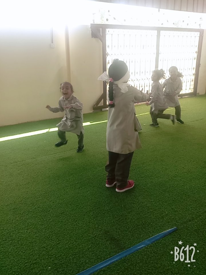 أرتع بين أصحاب الطفولة البريئة،بين أخي وأختي الذي جمعنا الصرح معا، لا  تنسى أيها الولي أن يكون لك وقتا مع ابنك لتلعبا سويا

#مركز_العيسري #الموالح