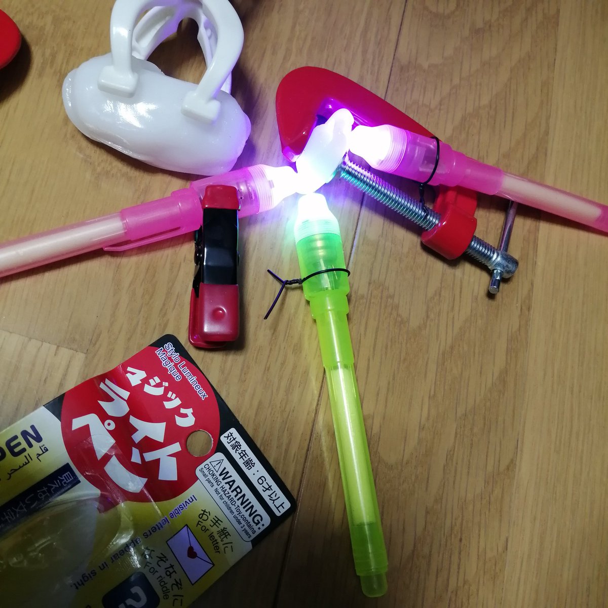 ヅカシク ゾイドおじさん 日が落ちたのでマジックライトペン照射 Uvレジン パーツ複製 ゾイド ダイソー