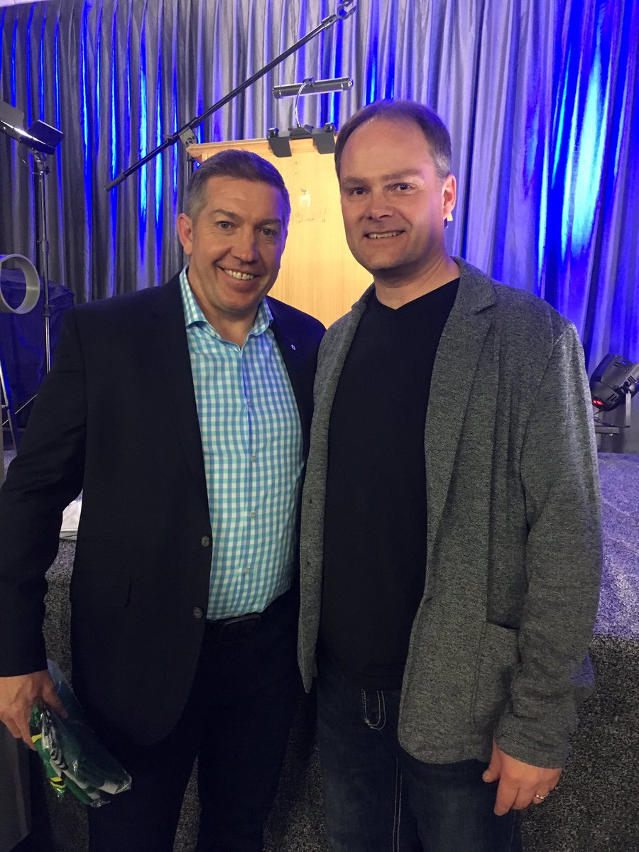 MadsenShawn's tweet photo. It was an entertaining and successful night at the Redvers Sportsman dinner fundraiser with @@ShelKenn https://t.co/bXb4V4aGjo