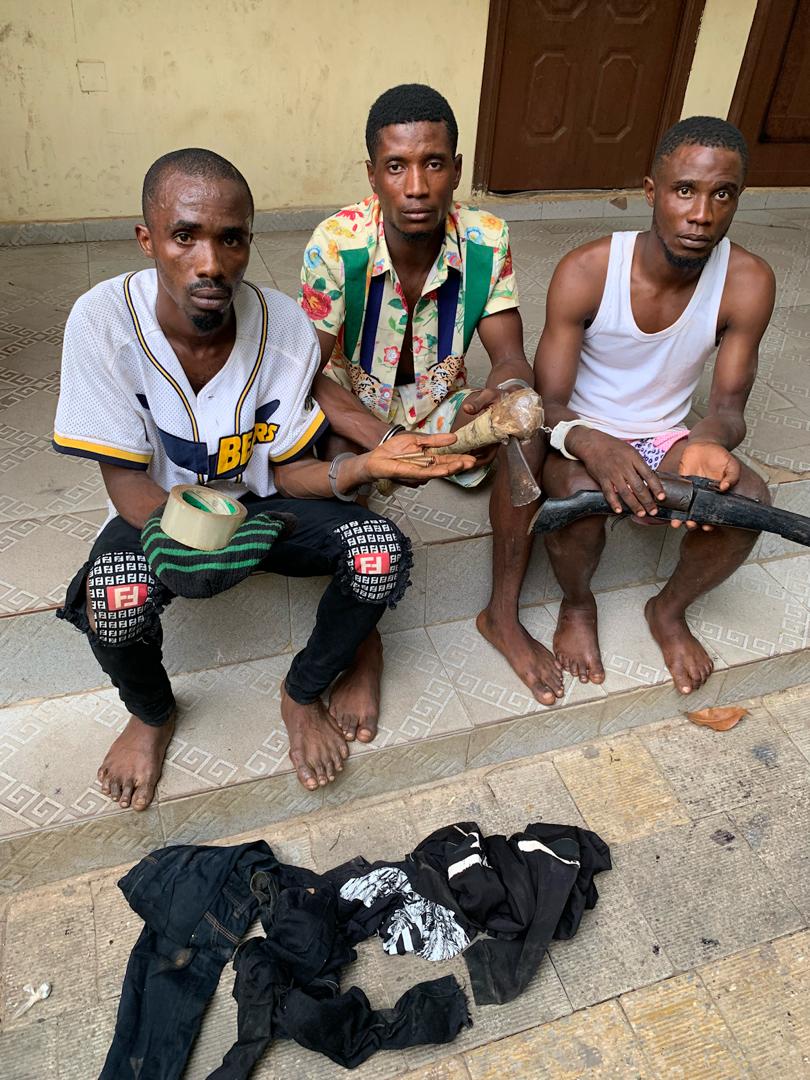 Nigeria Police Force 14th April 19 Press Release Tackling Kidnapping Police Arrest Persons Involved In The Kidnap Of Channels Television Staff Recover Arms And Ammunition T Co D1gmkis871