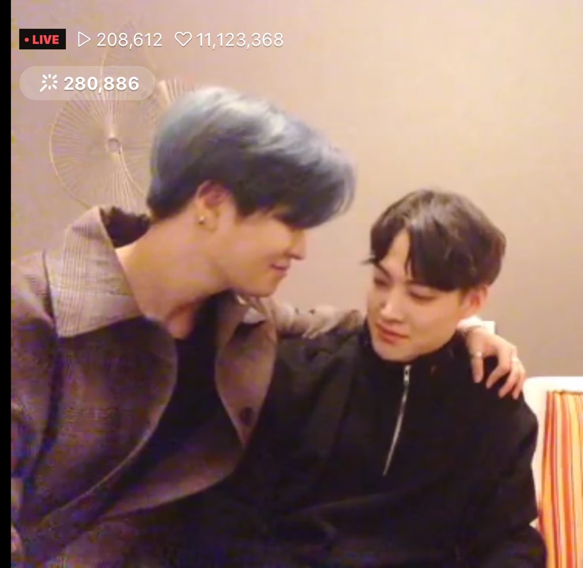 2jaeforever1's tweet photo. มองไรคับคุณ........
#2jae https://t.co/h9yArtDYYA