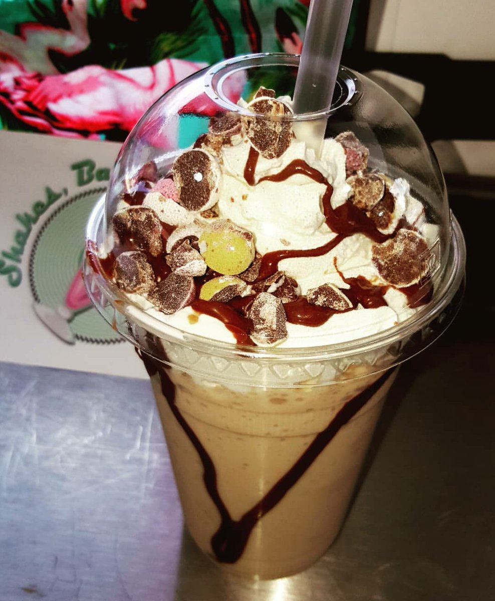 ShakeBatterRoll's tweet photo. Our #MiniEggs #Milkshake #EasterSpecial is back! Find us at @Vintage_Village #ModFair today 10am - 4pm along with lots of other #vintagegoods! #Stockport #VintageVillage #Sun14thApril #VintageFair https://t.co/Mn3LxCyUnT
