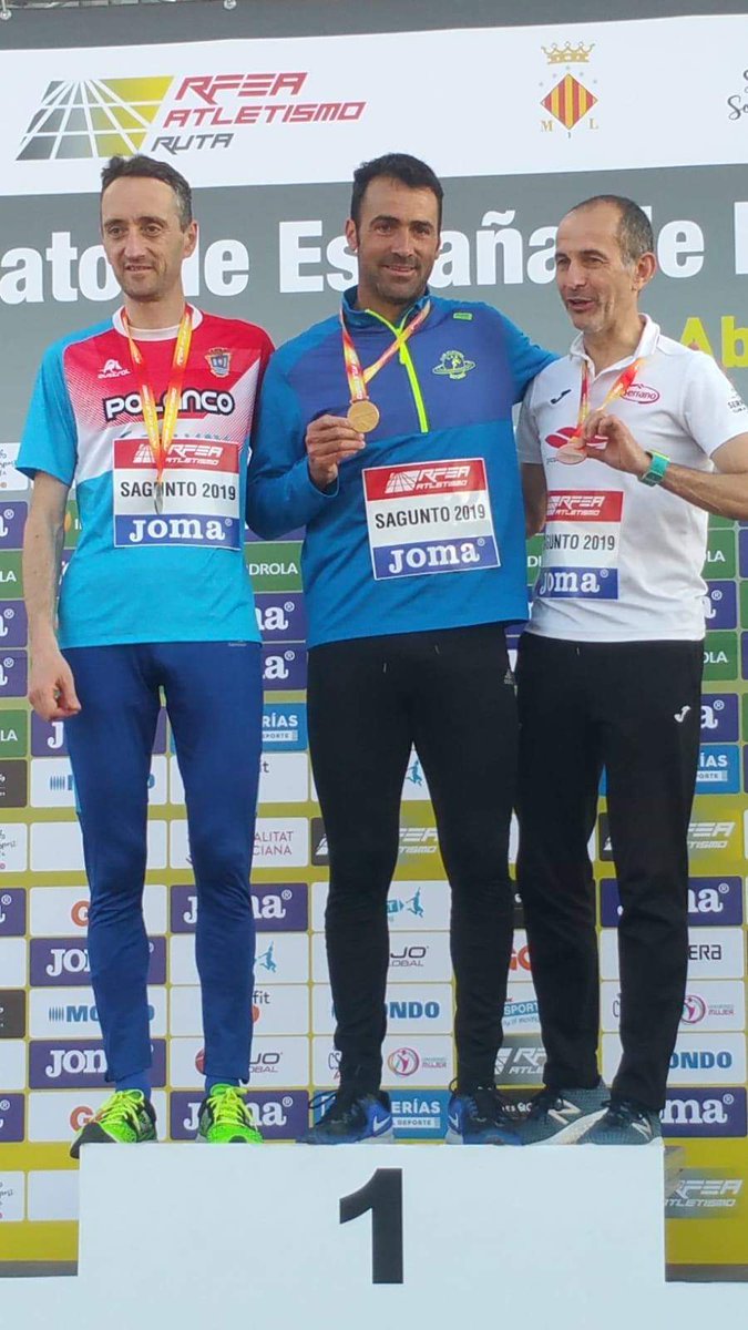 Un estelar Isidoro León se proclama campeón de España M45 de milla en ruta en la prueba celebrada ayer en Sagunto. Grandísima actuación de Isi para llevar al Saturno a lo más alto del podio y lograr el récord de los campeonatos