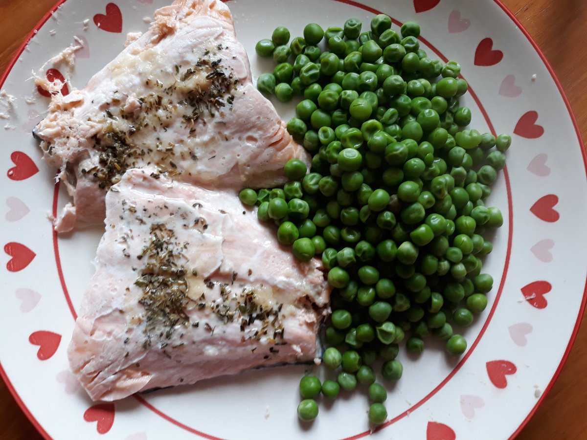 AndrewNoble16's tweet photo. #Salmon #Peas #Peas #Peas me do! #Peatastic! My #HappyMeal https://t.co/B4xSuSIjq1