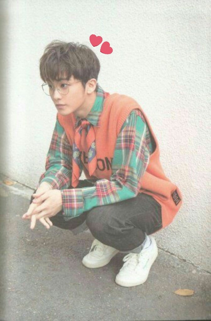 ChiKyuJung's tweet photo. WE LOVE YOU MARK LEE!!! 😍😘💚
~NCTzen/Czennies💚👑
#MarkLeeHours @NCTsmtown
#WeLoveMark @NCTsmtown_127 https://t.co/S7AfjLhP3l