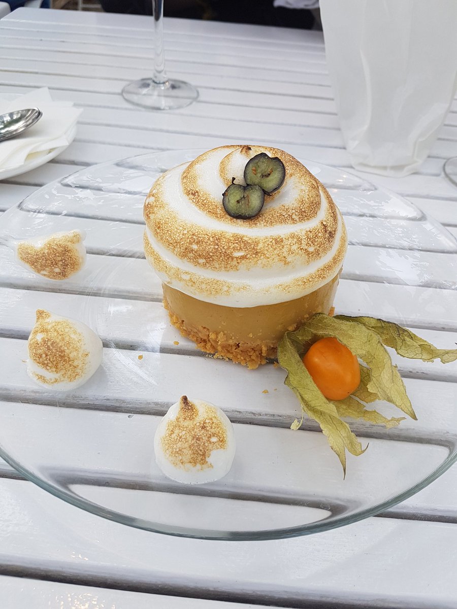 mesodweezil's tweet photo. A particular treat in Port de Pollenca was finding the Restaurant Bellaverde with beautiful vegan/veggie food to enjoy beneath the fig trees #bellaverde #vegan https://t.co/BPSsdjpTEJ