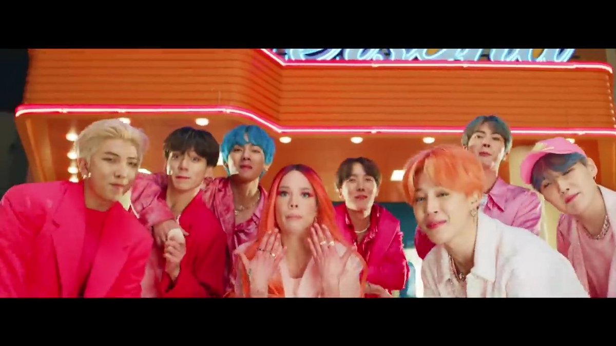 Холзи и бтс. Boy with luv feat. Холзи и бтс. Bts halsey boy with luv. Halsey bts.