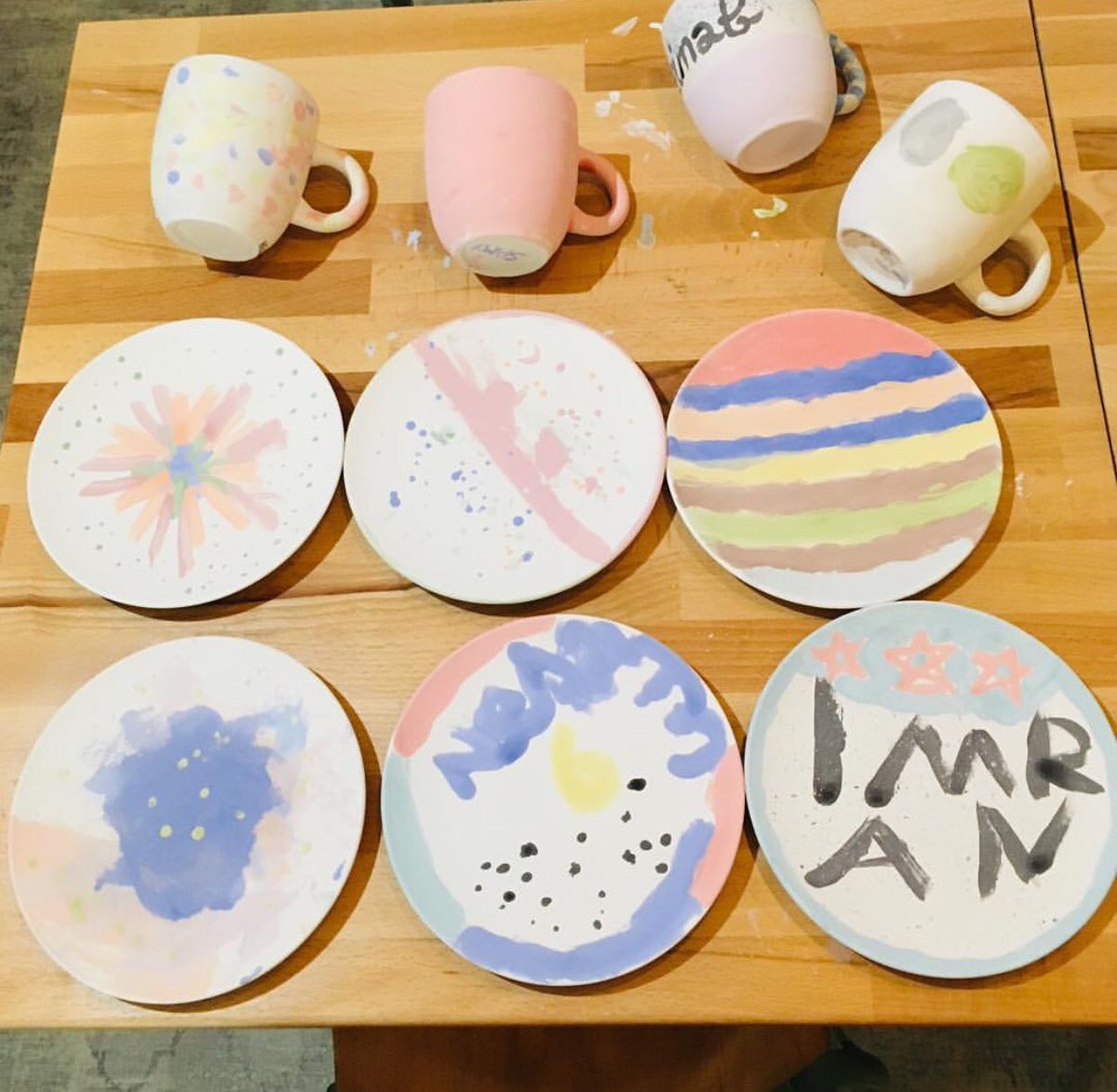 Ninoo_Asso's tweet photo. Atelier céramique hier samedi 13 avril pour les #Ninookids aidés par les bénévoles 💙💙 #biscuitatelierceramique https://t.co/1hVjc5hhxv